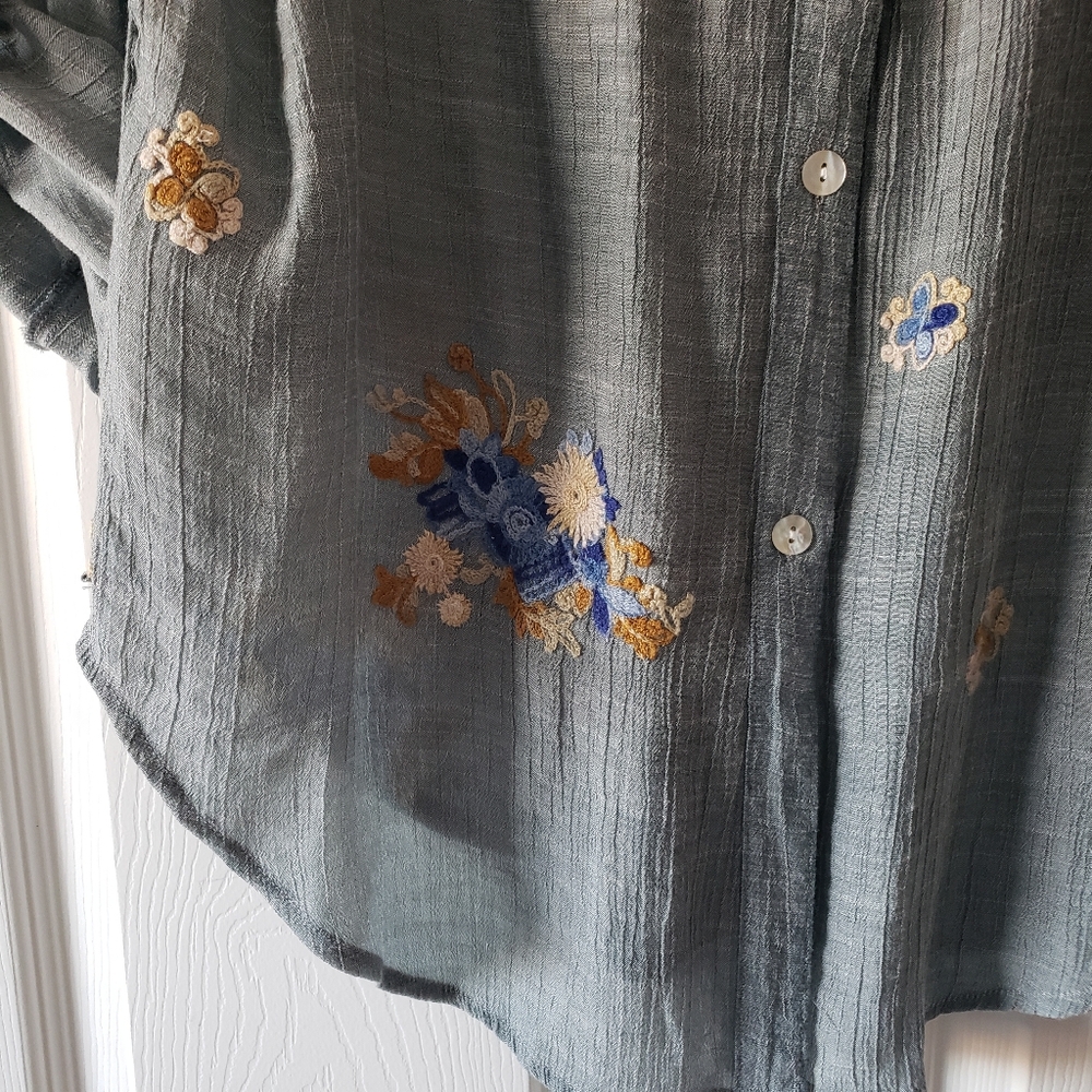 Anthro Fig and Flower Dusty Grey Blue Embroidered Collar Cottagecore Top #31 - Picture 7 of 9